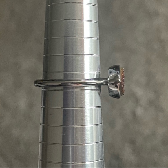 💛 2/$20 💛 Fragrant Jewels ring. Sz 8 - Picture 2 of 2